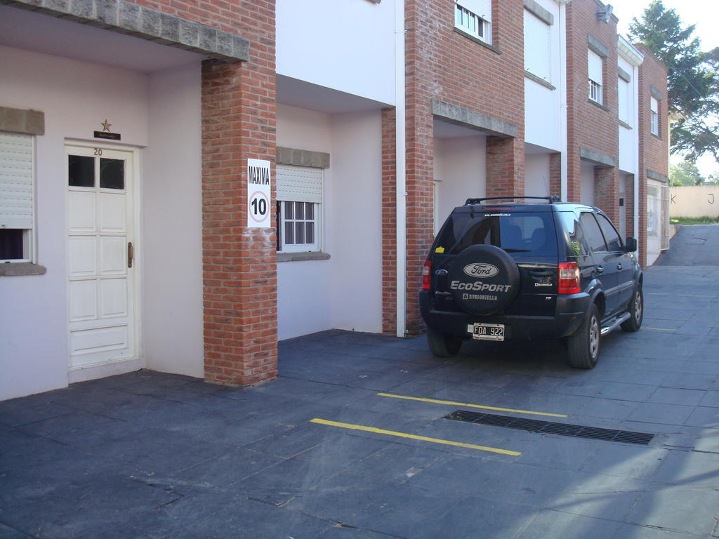 Hotel De Cine Las Golondrinas Villa Gesell Exterior foto